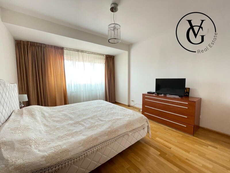 Nordului Apartament cu 5 camere si terasa spatioasa + 2 locuri de parcare